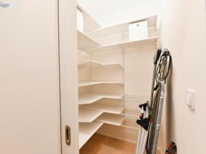 Pronájem bytu 2+kk, Praha - Vinohrady, Lucemburská, 50 m2