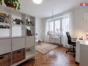 Prodej bytu 2+1, Karlovy Vary - Dvory, Lipová, 57 m2
