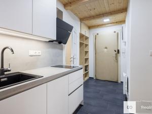 Pronájem bytu 2+kk, Praha - Žižkov, Malešická, 41 m2