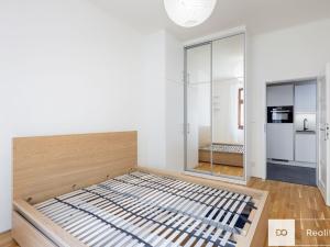 Pronájem bytu 2+kk, Praha - Žižkov, Malešická, 41 m2