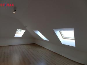 Pronájem bytu 1+kk, Roztoky, Lidická, 33 m2