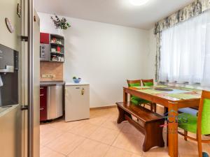 Prodej rodinného domu, Přezletice, Veleňská, 240 m2