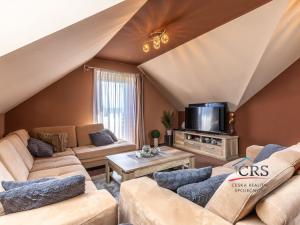 Prodej rodinného domu, Přezletice, Veleňská, 240 m2