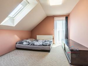 Prodej rodinného domu, Přezletice, Veleňská, 240 m2