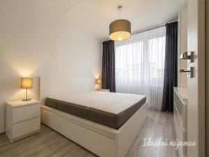Pronájem bytu 3+kk, Praha - Stodůlky, V hůrkách, 74 m2