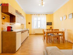 Prodej bytu 3+kk, Karlovy Vary, Jugoslávská, 82 m2