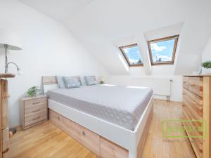 Prodej rodinného domu, Mníšek pod Brdy, Pod Skalkou, 176 m2
