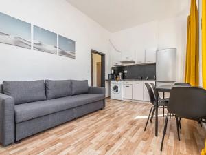 Pronájem činžovního domu, Praha - Karlín, 360 m2