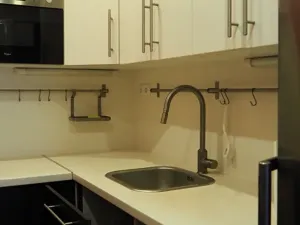 Pronájem bytu 2+kk, Praha - Kobylisy, Famfulíkova, 44 m2