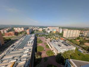Pronájem bytu 2+kk, Praha - Troja, Hnězdenská, 36 m2