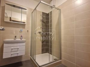 Pronájem bytu 2+kk, Pardubice, Na Spravedlnosti, 69 m2