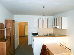 Pronájem bytu 2+kk, Praha - Braník, Roškotova, 57 m2