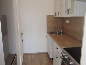 Pronájem bytu 2+kk, Praha - Bohnice, Poznaňská, 43 m2