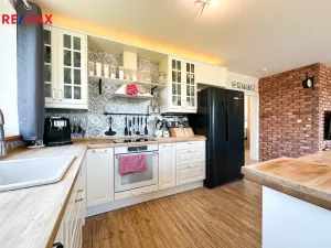 Prodej rodinného domu, Chaloupky, 154 m2