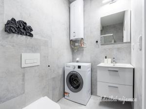 Pronájem bytu 2+kk, Praha - Kyje, Za černým mostem, 37 m2