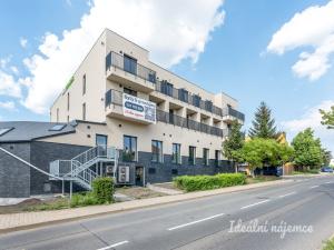 Pronájem bytu 2+kk, Praha - Kyje, Za černým mostem, 37 m2