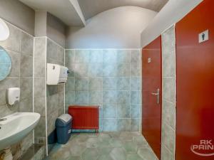 Pronájem restaurace, Praha - Hlubočepy, Na Zlíchově, 70 m2