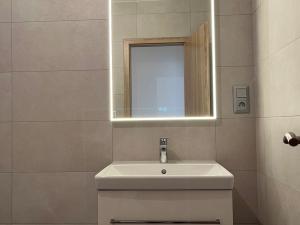 Pronájem bytu 2+1, Zlín, Dlouhá, 56 m2