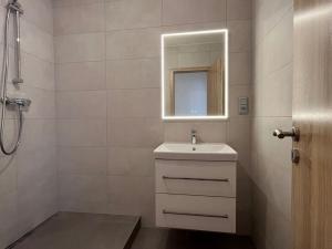 Pronájem bytu 2+1, Zlín, Dlouhá, 56 m2