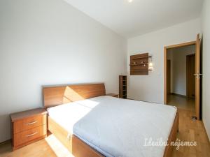Pronájem bytu 2+kk, Praha - Smíchov, Na Neklance, 52 m2