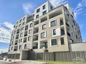 Pronájem bytu 1+kk, Praha - Troja, Hnězdenská, 34 m2