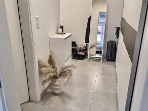 Pronájem bytu 1+kk, Praha - Troja, Hnězdenská, 34 m2
