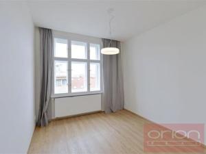 Pronájem bytu 2+kk, Praha - Vinohrady, Lucemburská, 50 m2
