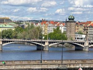 Pronájem bytu 2+1, Praha - Smíchov, Hořejší nábřeží, 117 m2