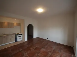 Pronájem bytu 1+kk, Praha - Kyje, Hůrská, 30 m2