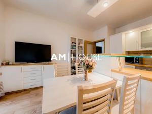 Pronájem bytu 2+kk, Praha - Letňany, Tupolevova, 43 m2