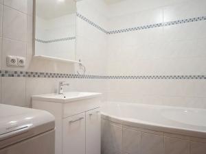 Pronájem bytu 2+1, Zlín, Bartošova, 80 m2