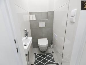 Pronájem bytu 2+kk, Praha - Bubeneč, Korunovační, 50 m2