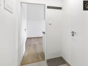 Pronájem bytu 2+kk, Praha - Bubeneč, Korunovační, 50 m2