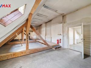 Pronájem historického objektu, Hradec Králové, Tomkova, 1502 m2