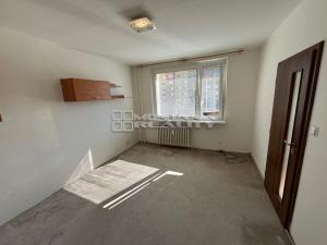 Prodej bytu 3+1, Olomouc, Varšavské nám., 70 m2