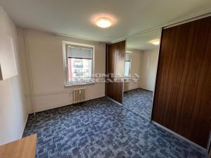 Prodej bytu 3+1, Olomouc, Varšavské nám., 70 m2