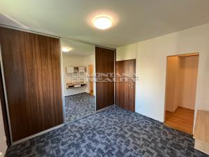 Prodej bytu 3+1, Olomouc, Varšavské nám., 70 m2