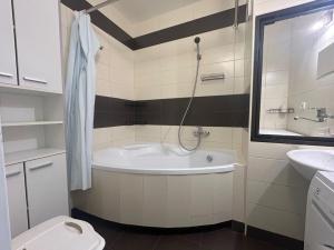 Pronájem bytu 3+1, Praha - Michle, Přímětická, 70 m2