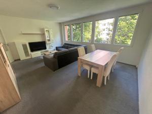 Pronájem bytu 3+1, Praha - Michle, Přímětická, 70 m2