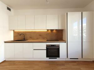 Pronájem bytu 2+kk, Praha - Vysočany, Smržových, 53 m2