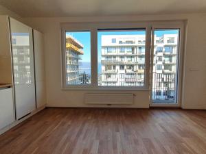 Pronájem bytu 2+kk, Praha - Vysočany, Smržových, 53 m2