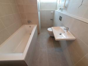 Pronájem bytu 2+kk, Praha - Vysočany, Smržových, 53 m2
