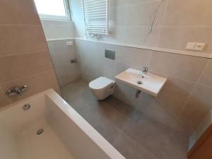 Pronájem bytu 2+kk, Praha - Vysočany, Smržových, 53 m2
