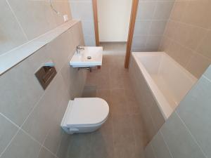 Pronájem bytu 2+kk, Praha - Vysočany, Smržových, 53 m2