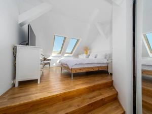 Pronájem bytu 3+1, Praha - Holešovice, Kamenická, 100 m2