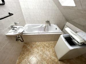 Pronájem bytu 3+1, Praha - Strašnice, Pod strání, 42 m2