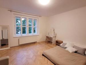 Pronájem bytu 3+kk, Praha - Holešovice, Na Maninách, 81 m2