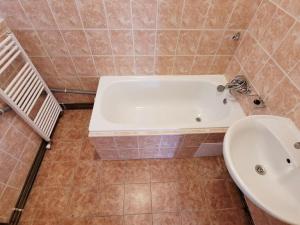 Pronájem bytu 3+kk, Praha - Holešovice, U průhonu, 81 m2