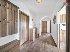 Prodej bytu 3+1, Hrádek, Družstevní, 73 m2