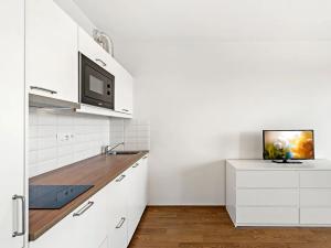 Pronájem bytu 1+kk, Praha - Žižkov, Olšanská, 34 m2